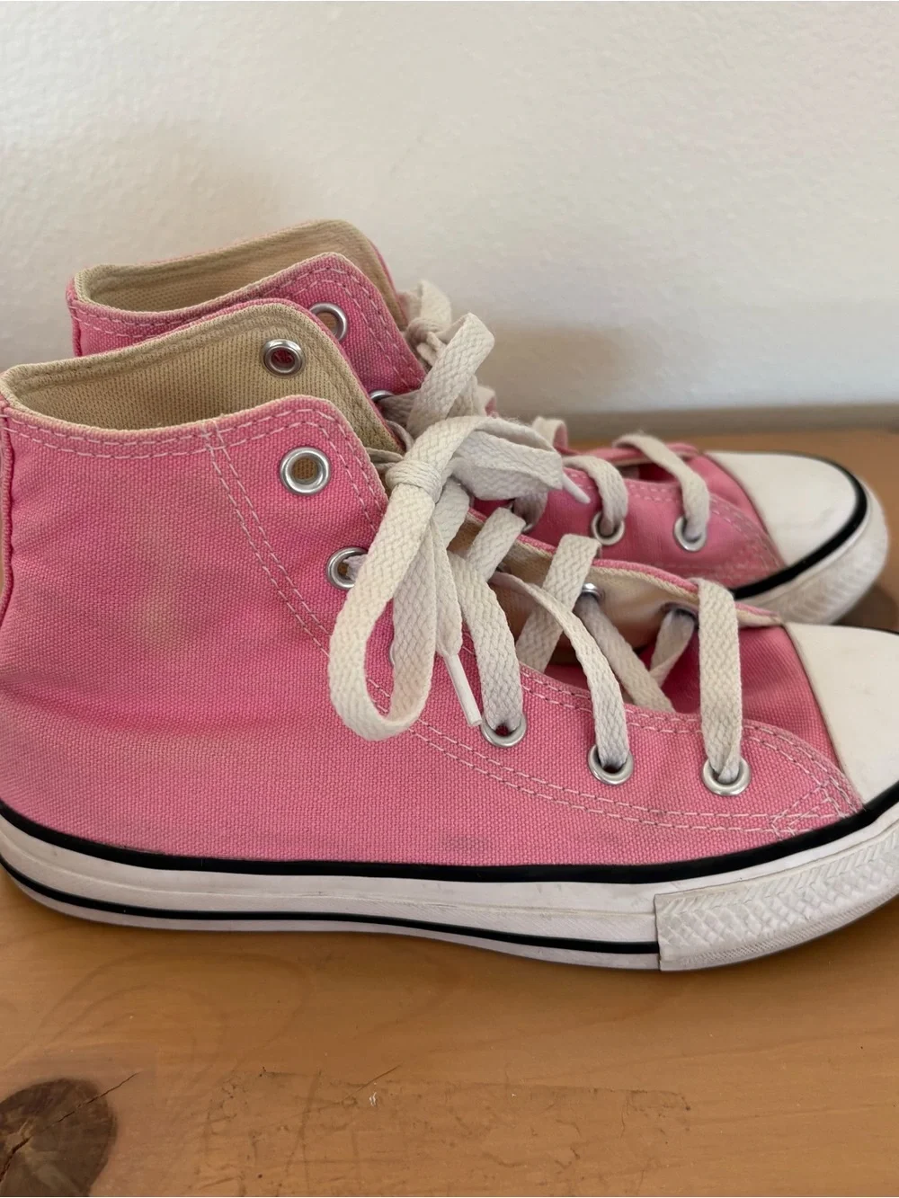 Converse Youth Pink Canvas High Top Sneaker (Pink/White) Size 1
